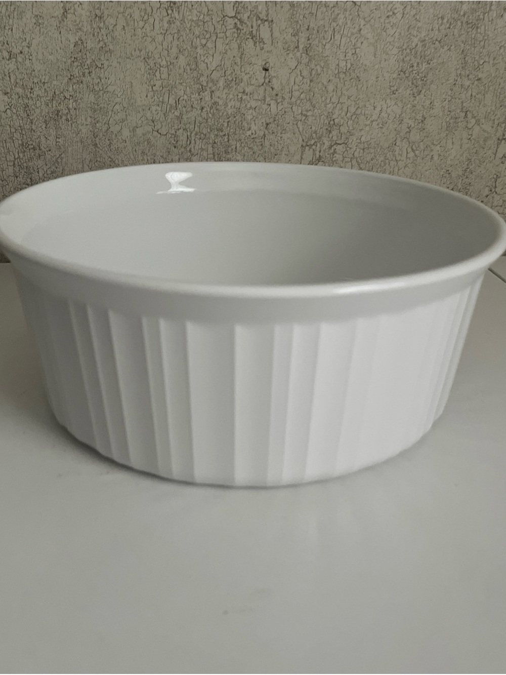 Corning ware French White Round Casserole Dish Stoneware 2.5 Qt Ribbed F-1-B EUC